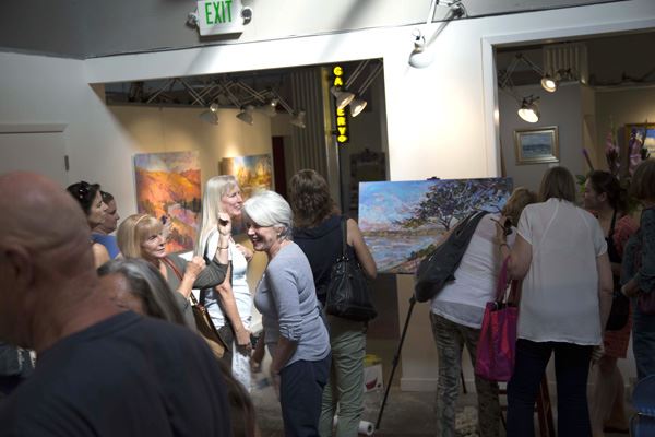 Erin Hanson Fans Gather for Intimate Live Painting Demonstration 